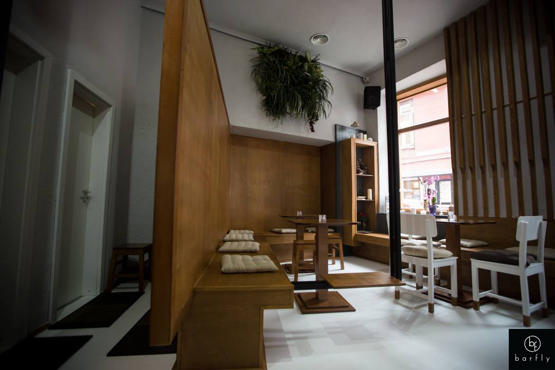 Interior Bar Fly